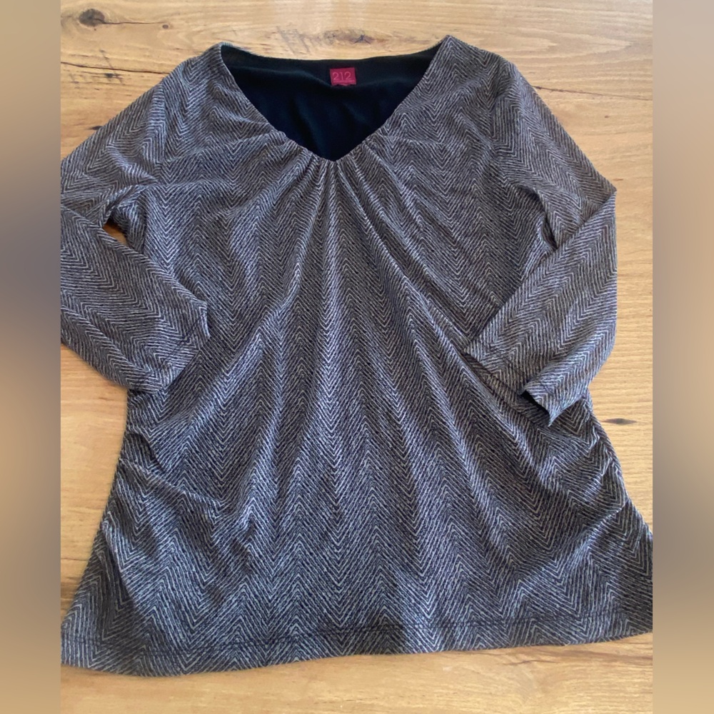 212 Collection Black and Gray Herringbone V-Neck Tunic Women’s Preloved